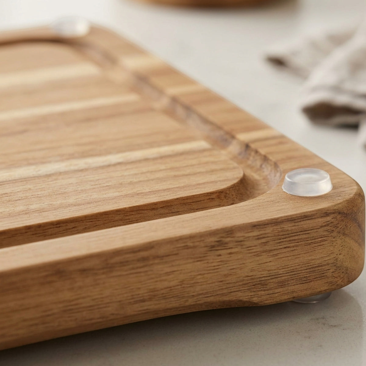 Zoora Acacia Edge-Grain Cutting Board 44 x 32 cm - Detail view